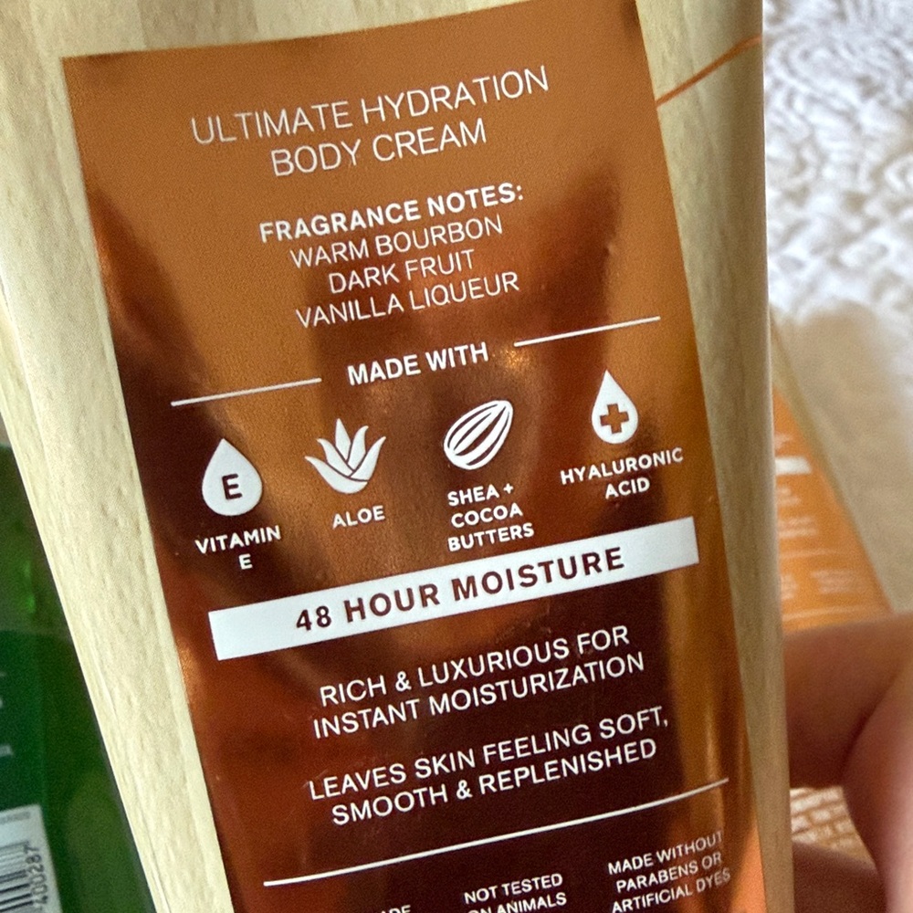 Bath & Body Works Cozy Vanilla Bourbon Collection - Picture 3 of 4